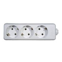Pistikupesade plokk maandusega 3-koh./230V/16A valge